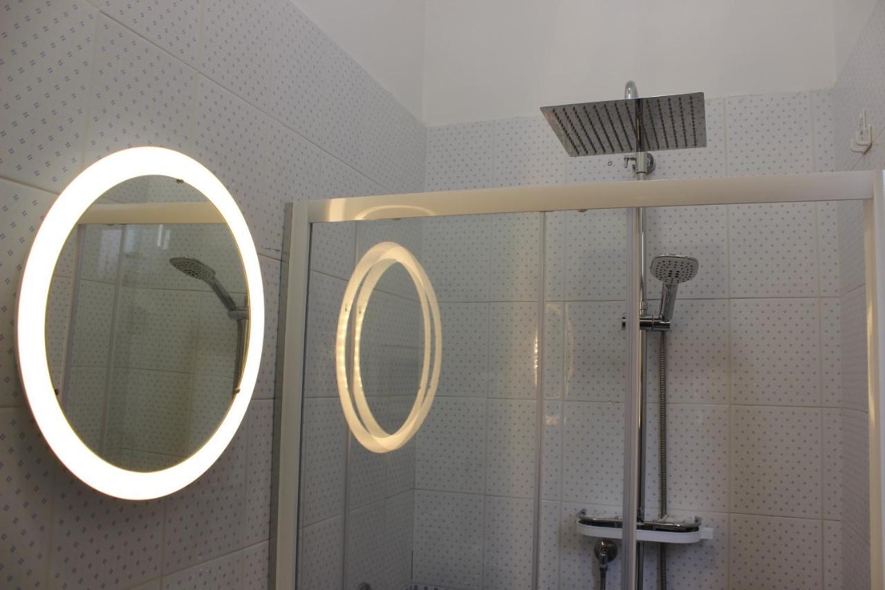 Little Suite Napoli ภายนอก รูปภาพ